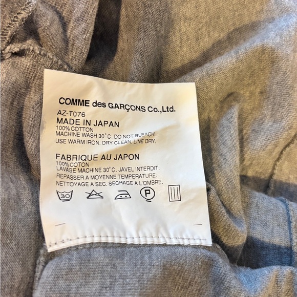 Comme des Garcons PLAY Gray Tee w/Heart Patch, mens Small - Picture 6 of 6